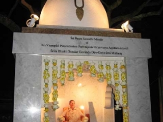 01-Srila Govinda Maharaj Disappearance Program in Soquel April 2012
