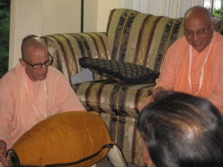 28-Baishnab Maharaj and Janardan Maharaj