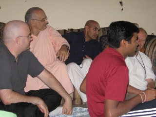 06-Bharat Chandra Prabhu, Parvat Maharaj and other guests