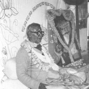 Om Vishnupad Srila Bhakti Rakshak Sridhar Dev-Goswami Maharaj-020