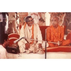 Om Vishnupad Srila Bhakti Rakshak Sridhar Dev-Goswami Maharaj-049