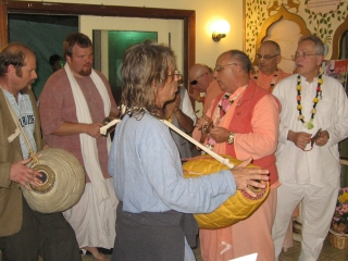 02-BS-Vaishnav-Maharaj-Memorial