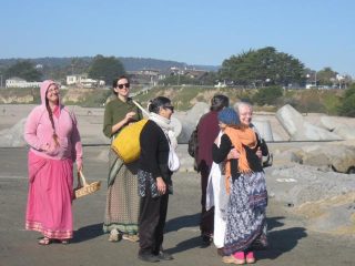 04-BSV-lighthouse-kirtan