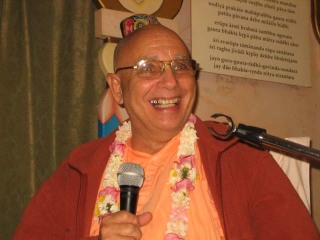 01-Janardan-Maharaj-Appearance-2012
