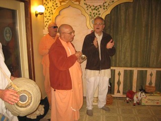 05-Janardan-Maharaj-Appearance-2012