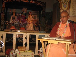 07-Janardan-Maharaj-Appearance-2012