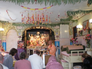 10-nrsimha-chaturdasi-soquel-ashram-2012