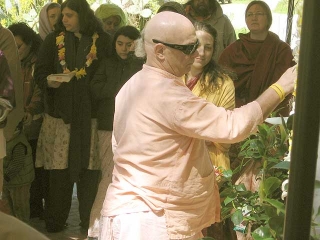 25-Srila Govinda Maharaj Disappearance Program in Soquel April 2012