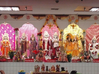 01-travelling-sankirtan-with-tyagi-maharaj.jpg