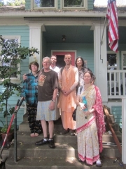 10-travelling-sankirtan-with-tyagi-maharaj.jpg