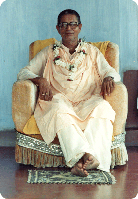 Srila Govinda Maharaj on Srila Sridhar Maharaj's veranda at Sri Chaitanya Saraswat Math